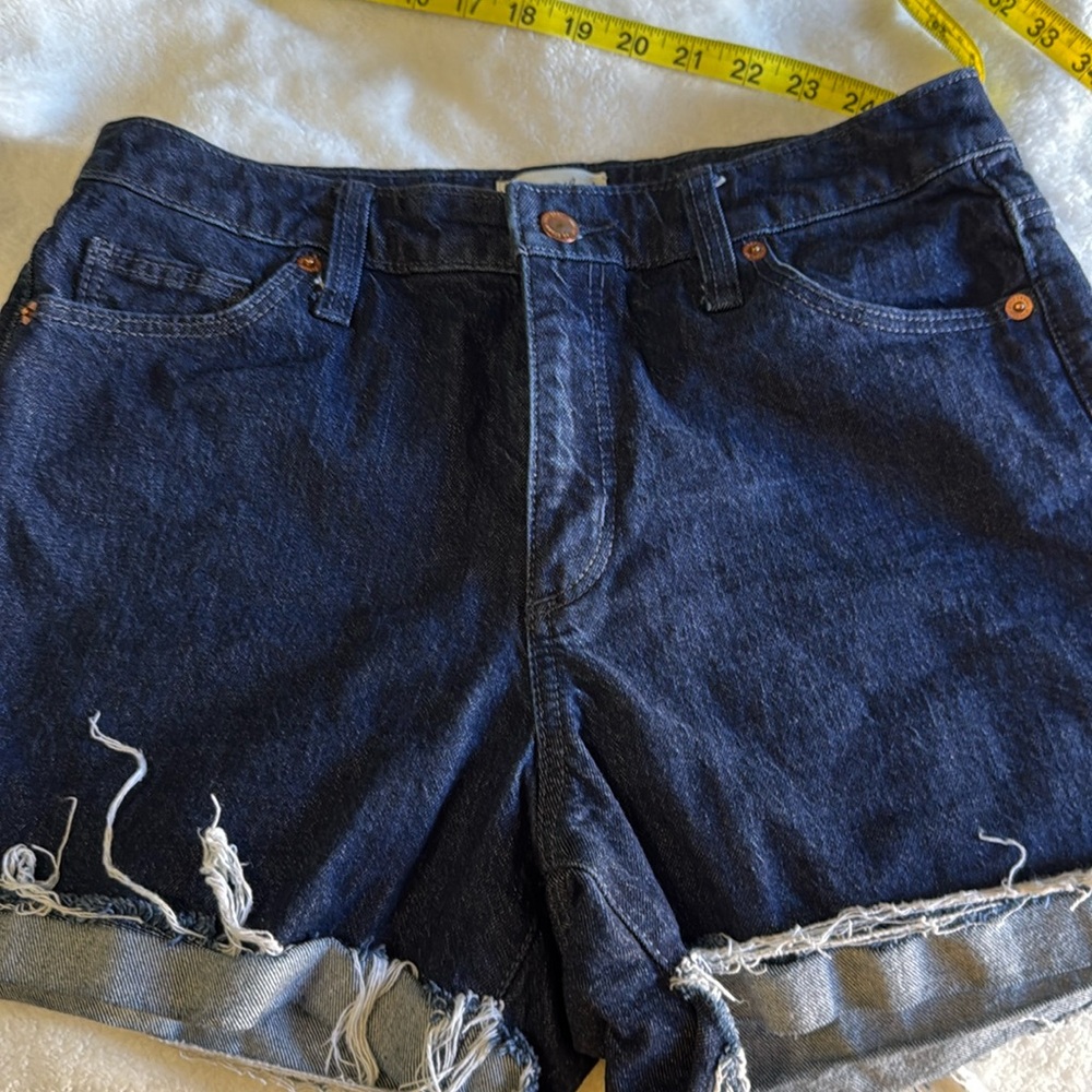 Universal Thread shorts